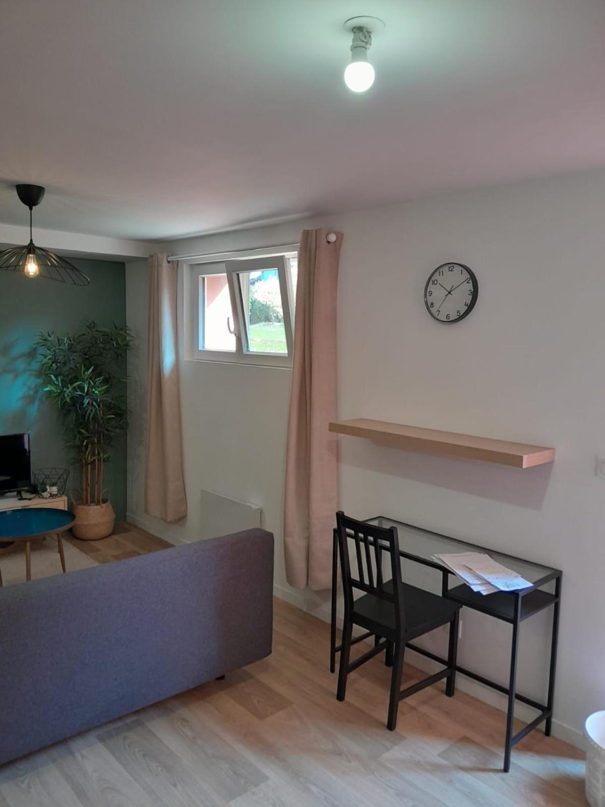 Appartement Proche Gare Сен-Бріє Екстер'єр фото